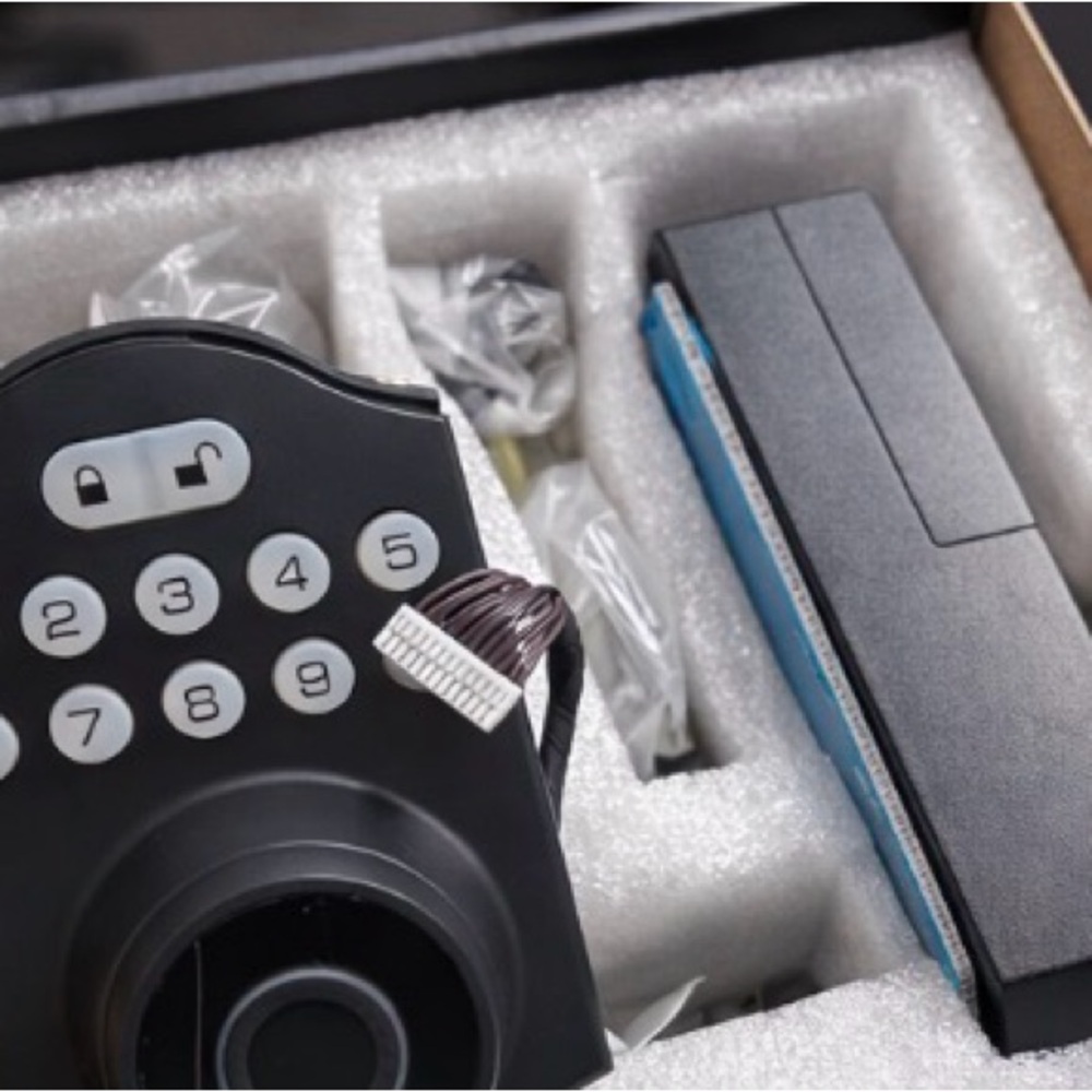 NEW UmikSmart D05-BK Fingerprint Smart Lock | Keypad Entry | Matte Black